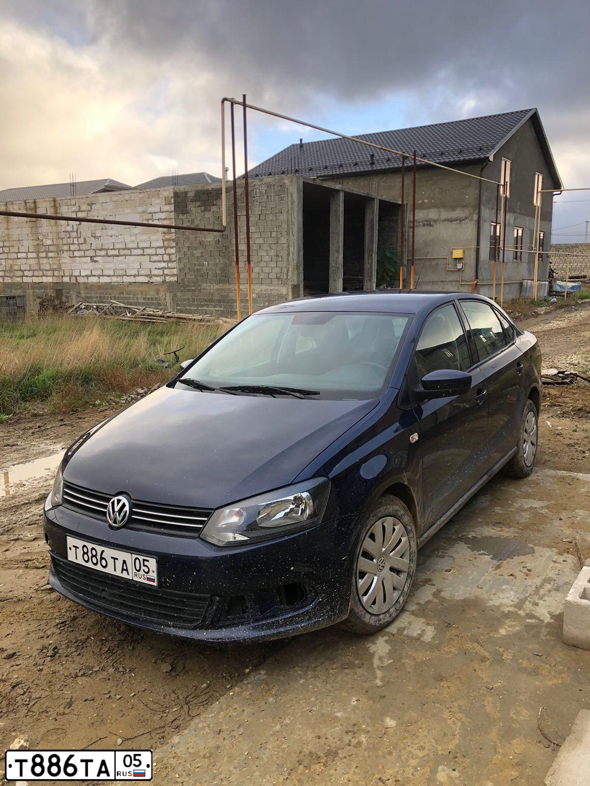 Фото автомобиля VOLKSWAGEN POLO, 2012 — госномер А362ХА190. Цвет: синий