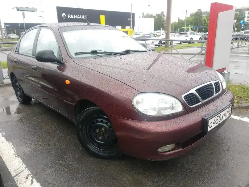 Фото автомобиля ZAZ CHANCE, 2011 — госномер О450КН47. Цвет: БОРДОВЫЙ