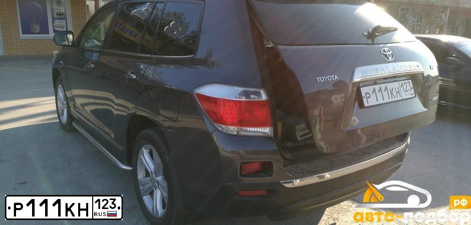 Фото автомобиля TOYOTA HIGHLANDER, 2011 — госномер Е444РК93. Цвет: СЕРЫЙ
