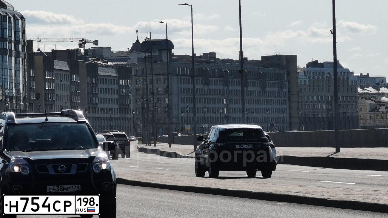 Фото автомобиля LAND ROVER RANGE ROVER EVOQUE, 2014 — госномер С873МО198. Цвет: ЧЕРНЫЙ