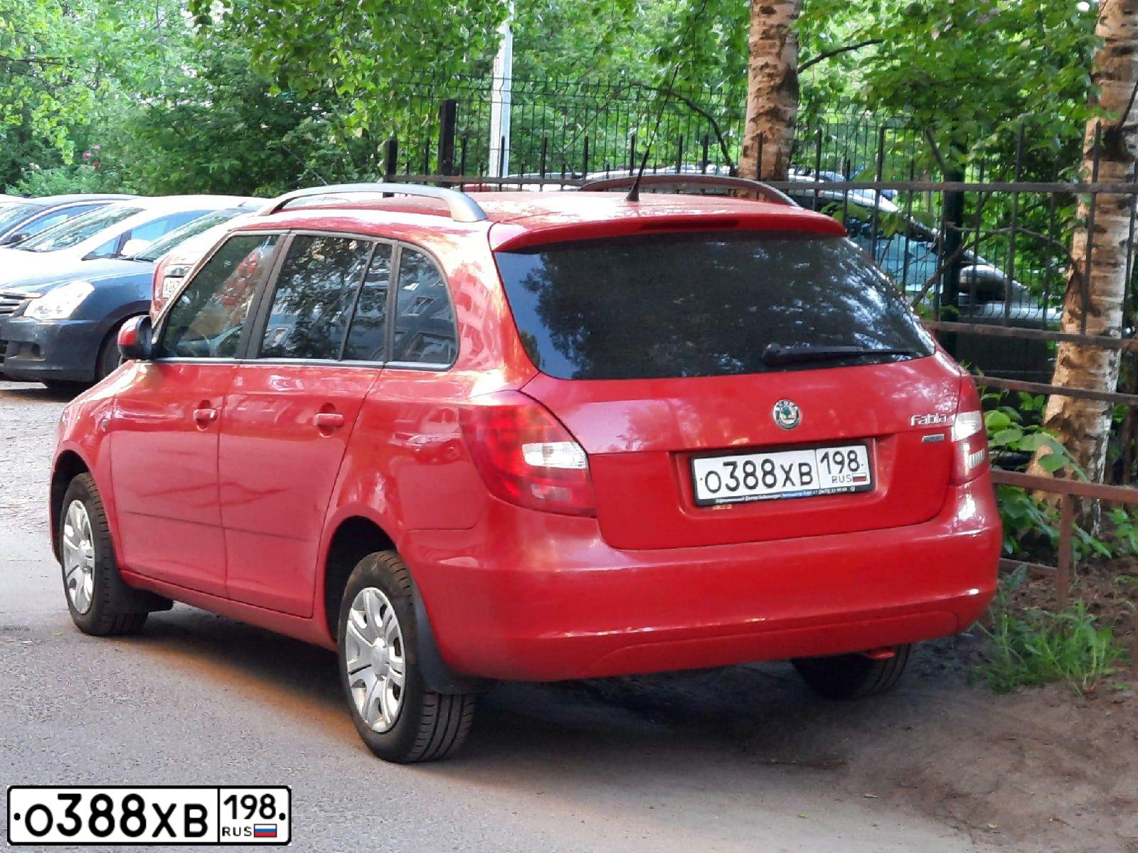 Фото автомобиля SKODA FABIA, 2011 — госномер Т938КН102. Цвет: Красный