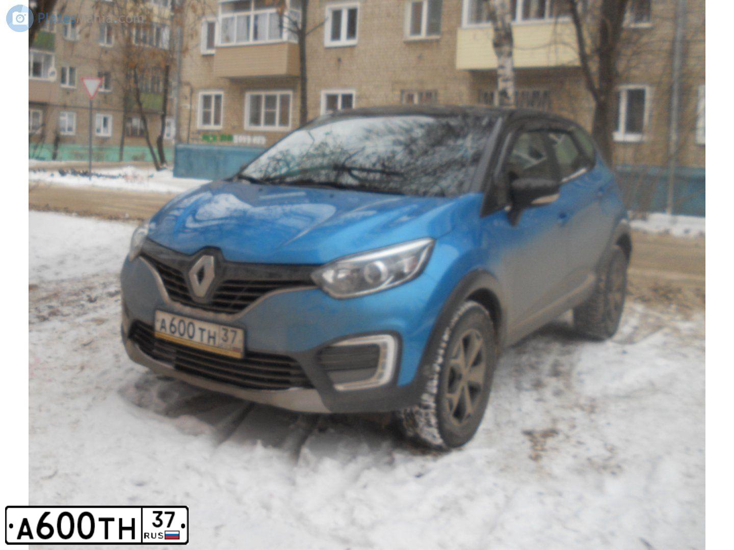 Фото автомобиля RENAULT KAPTUR, 2017 — госномер С112НК152. Цвет: голубой
