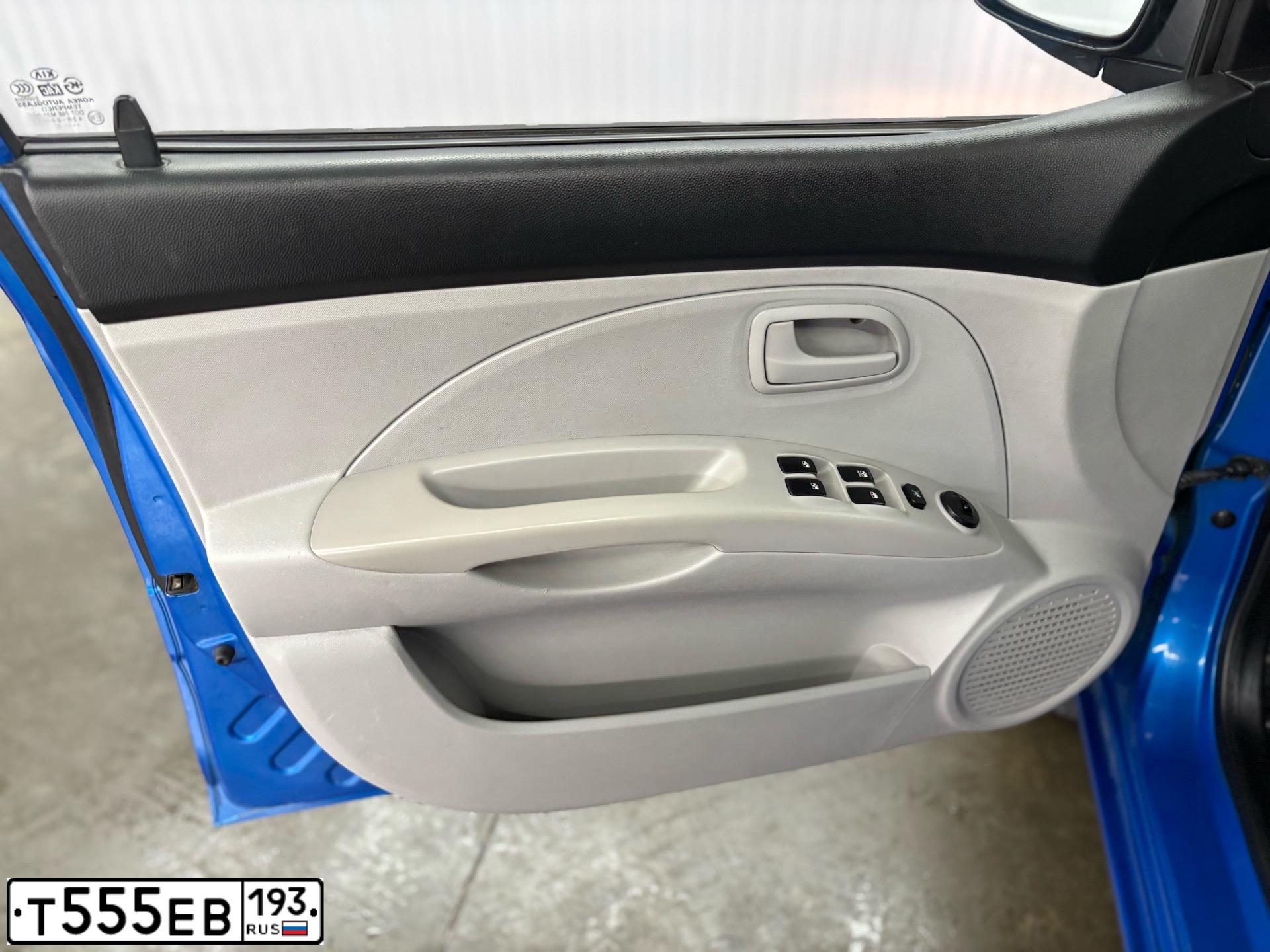 Фото автомобиля KIA PICANTO / MORNING, 2008 — госномер Т555ЕВ193. Цвет: синий
