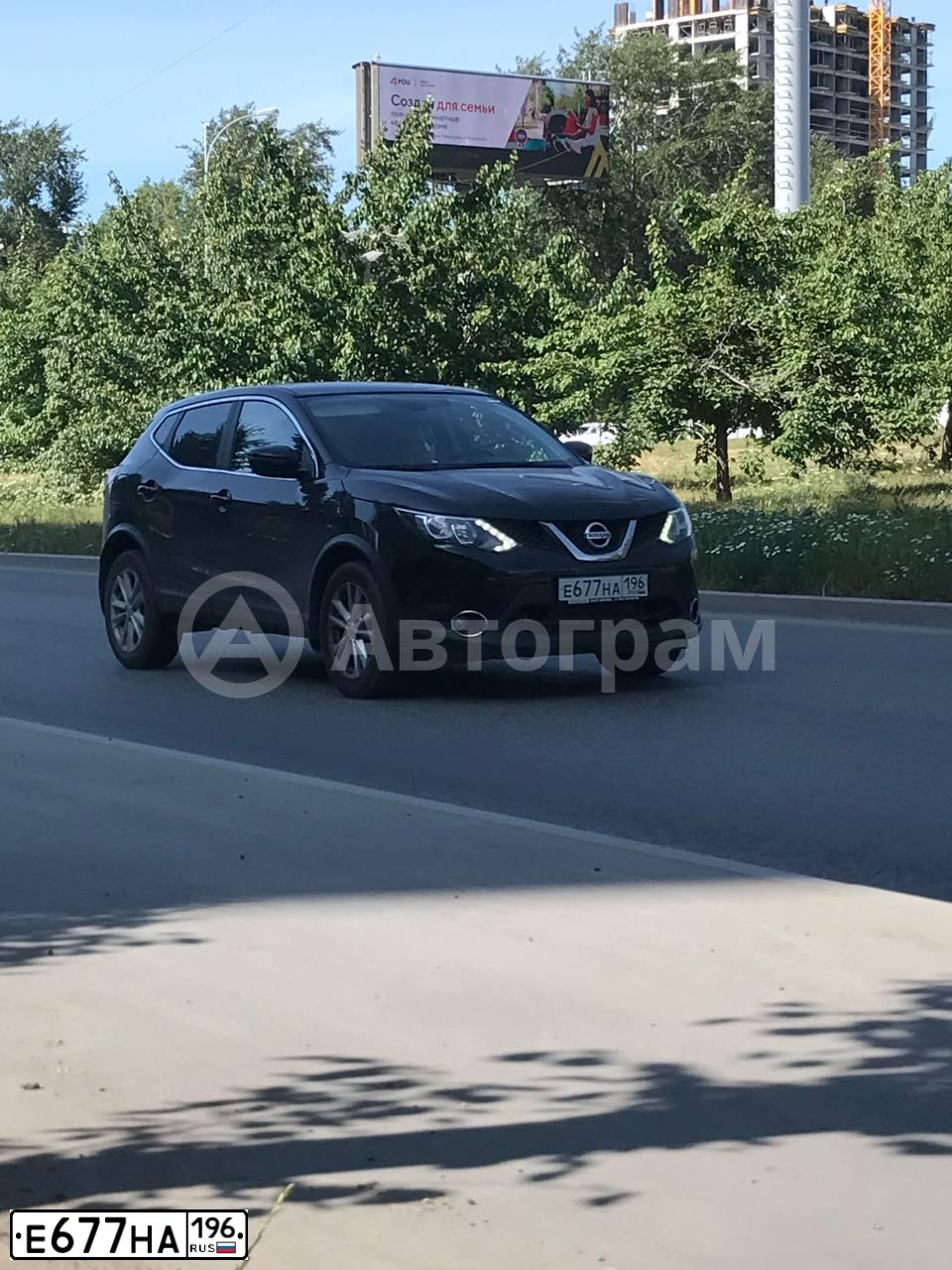 Фото автомобиля NISSAN QASHQAI, 2016 — госномер Е677НА196. Цвет: ЧЕРНЫЙ