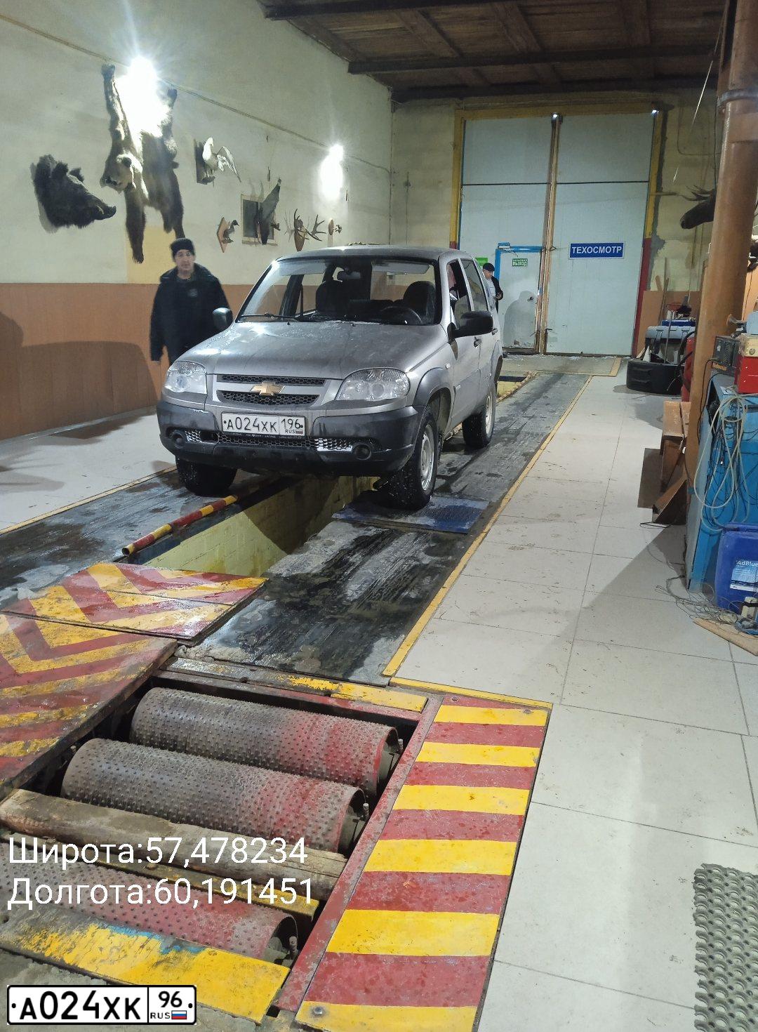 Фото автомобиля FIAT ALBEA, 2007 — госномер А042ХК96. Цвет: КРАСНЫЙ