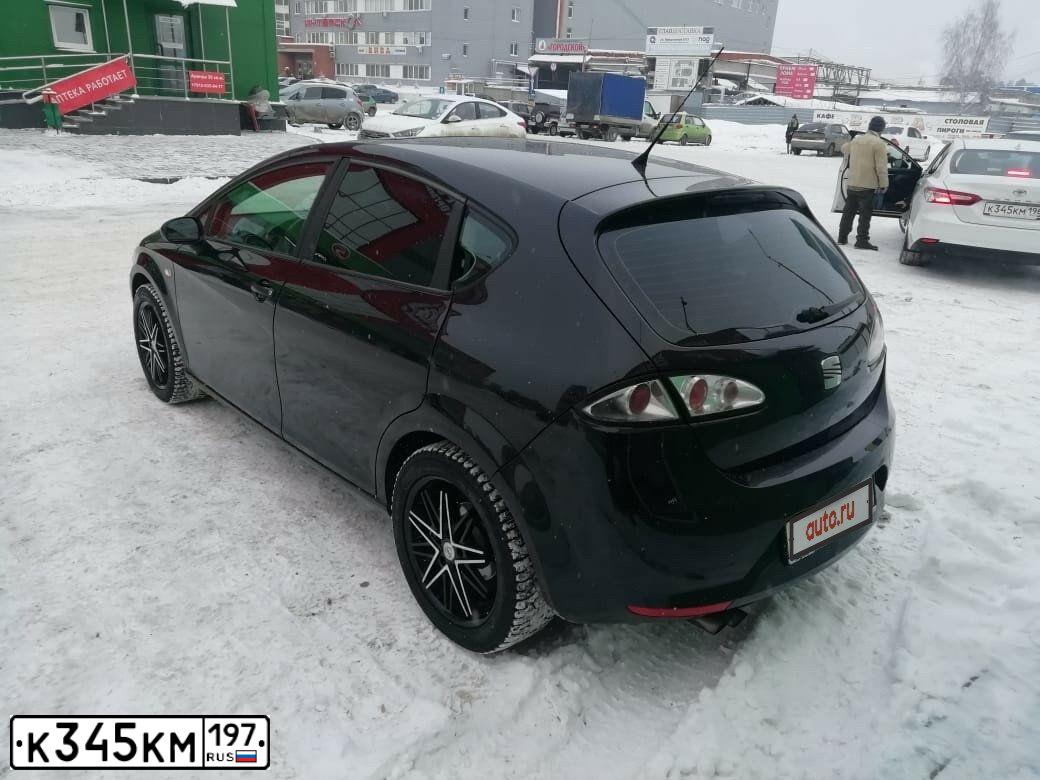 Фото автомобиля VOLKSWAGEN TOURAN, 2003 — госномер В100НМ92. Цвет: Серебристый