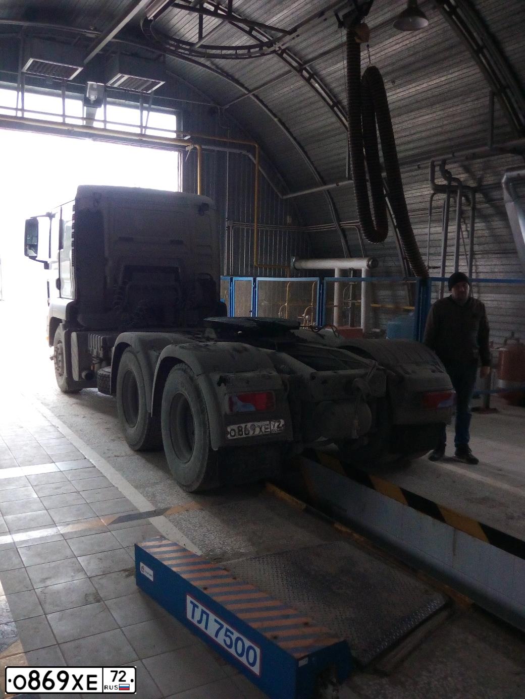 Фото автомобиля KAMAZ 65220 /6X6/, 2006 — госномер Р666РА72. Цвет: ОРАНЖЕВЫЙ