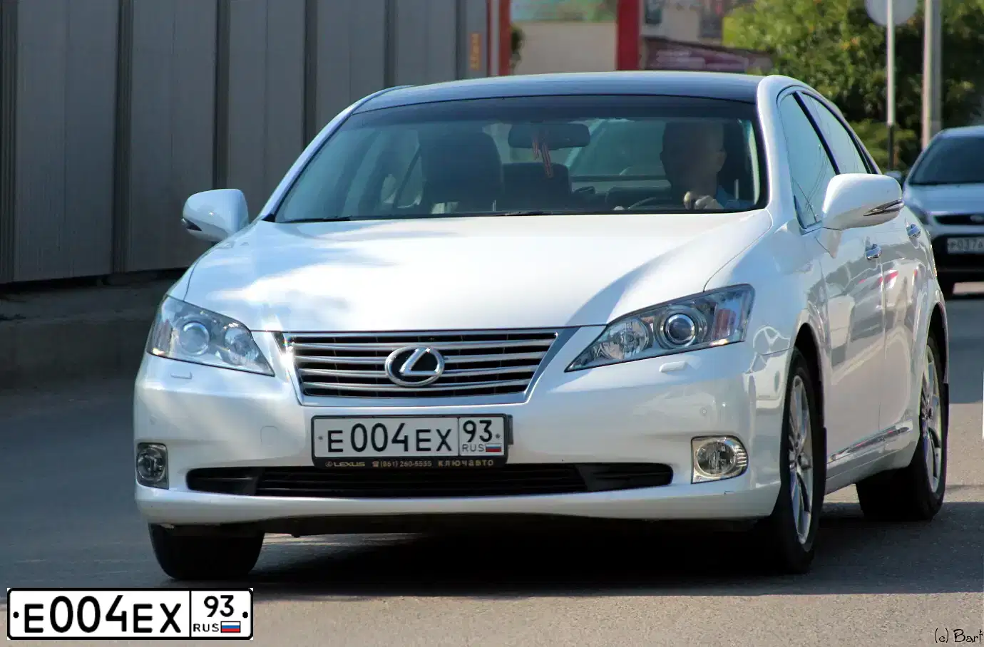 Фото автомобиля LEXUS ES, 2011 — госномер М101АМ82. Цвет: ПЕРЛАМУТРОВО-БЕЛЫЙ