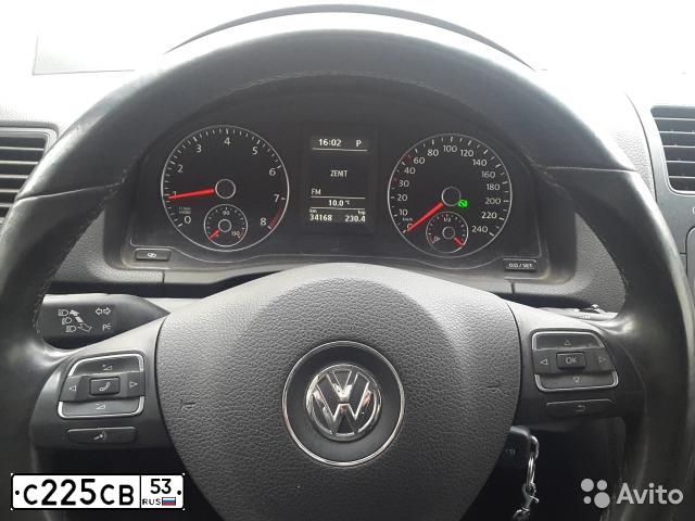 Фото автомобиля VOLKSWAGEN JETTA, 2010 — госномер Е517ЕО76. Цвет: ВИШНЕВЫЙ