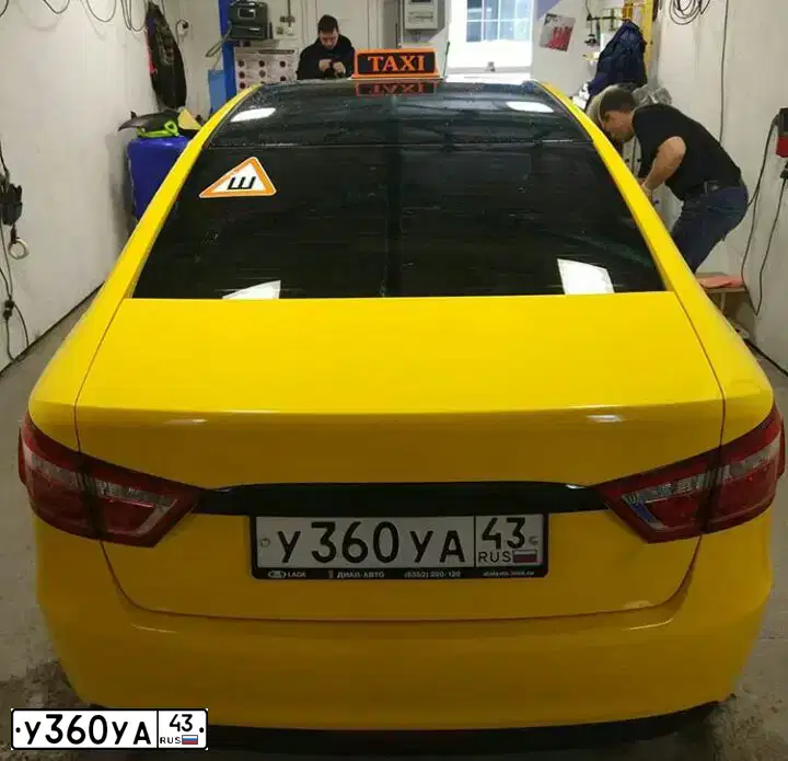 Фото автомобиля LADA VESTA, 2018 — госномер У360УА43. Цвет: Белый