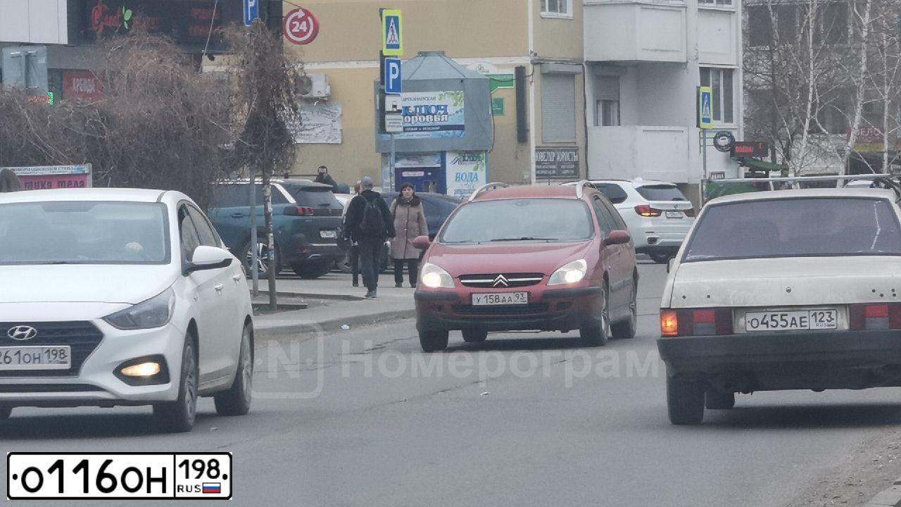 Фото автомобиля VOLKSWAGEN POLO, 2019 — госномер Е565МА716. Цвет: ЧЕРНЫЙ