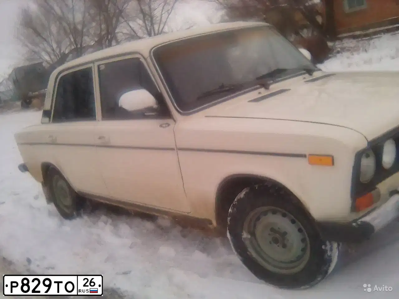Фото автомобиля LADA 2106, 1995 — госномер Т371ВЕ26. Цвет: БЕЛЫЙ