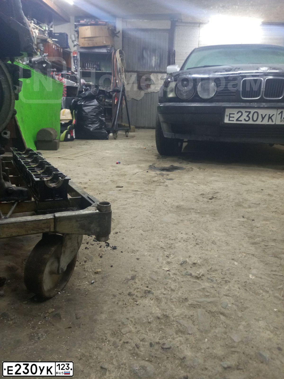 Фото автомобиля BMW SERIE 5, 1989 — госномер Е230УК123. Цвет: Серый