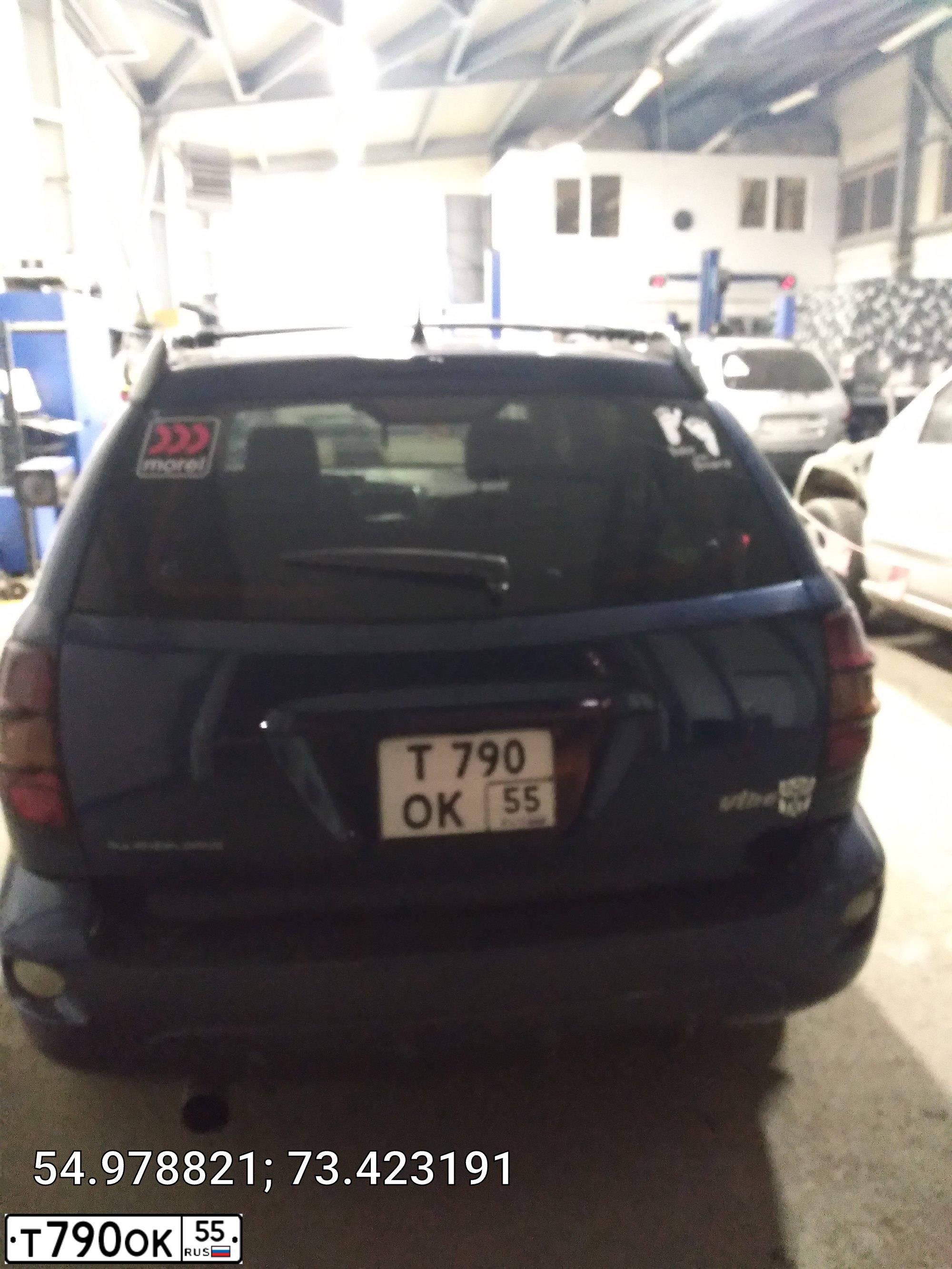 Фото автомобиля PONTIAC VIBE, 2002 — госномер Т790ОК55. Цвет: СИНИЙ