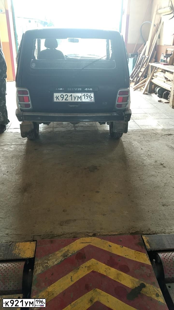 Фото автомобиля LADA 2121 NIVA, 2001 — госномер К921УМ196. Цвет: ФИОЛЕТОВЫЙ