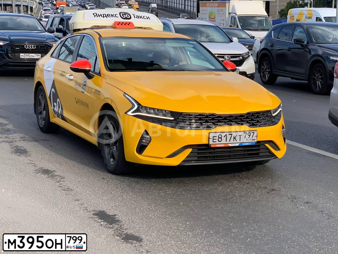 Фото автомобиля AUDI Q8, 2019 — госномер О126НТ71. Цвет: СИНИЙ