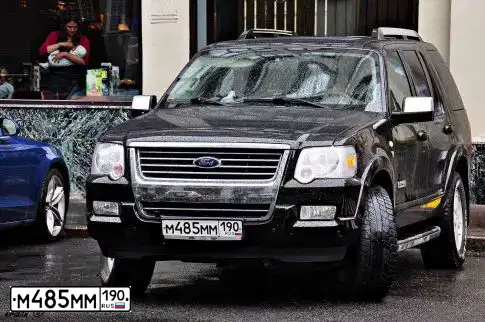 Фото автомобиля FORD EXPLORER, 2006 — госномер М485ММ190. Цвет: ЧЕРНЫЙ