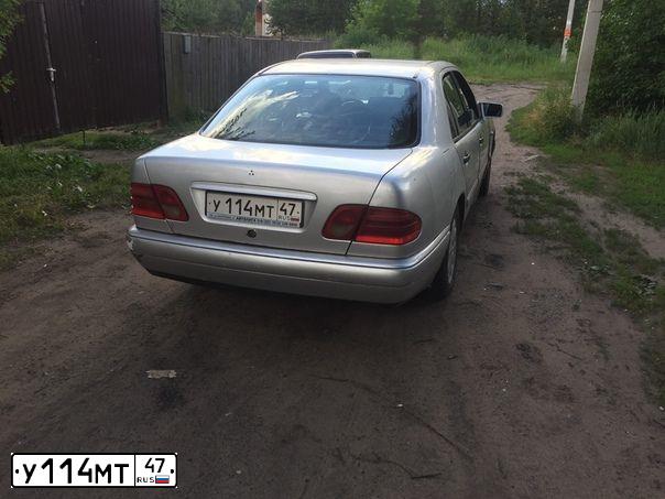 Фото автомобиля MERCEDES E-KLASSE, 1997 — госномер У114МТ47. Цвет: СЕРЕБРИСТЫЙ