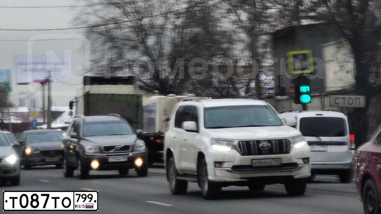 Фото автомобиля BMW 530I, 2019 — госномер В585НТ92. Цвет: Серый