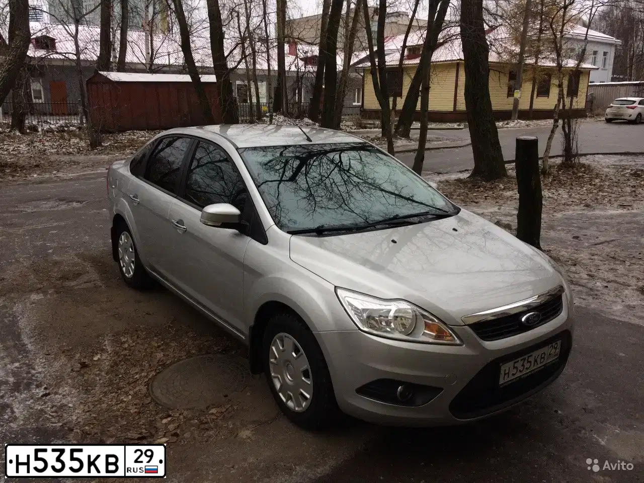 Фото автомобиля FORD FOCUS, 2008 — госномер Н535КВ29. Цвет: СВЕТЛО-СЕРЫЙ