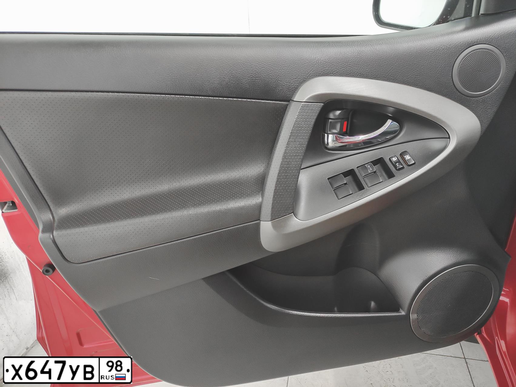 Фото автомобиля TOYOTA RAV4, 2008 — госномер Х772ВА71. Цвет: Красный