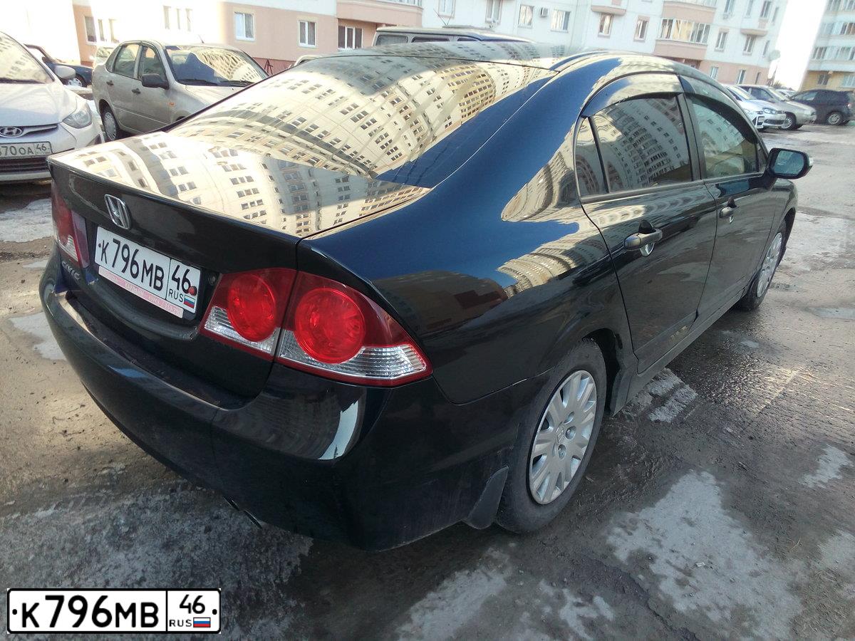 Фото автомобиля HONDA CIVIC, 2008 — госномер М082АУ53. Цвет: ЧЕРНЫЙ