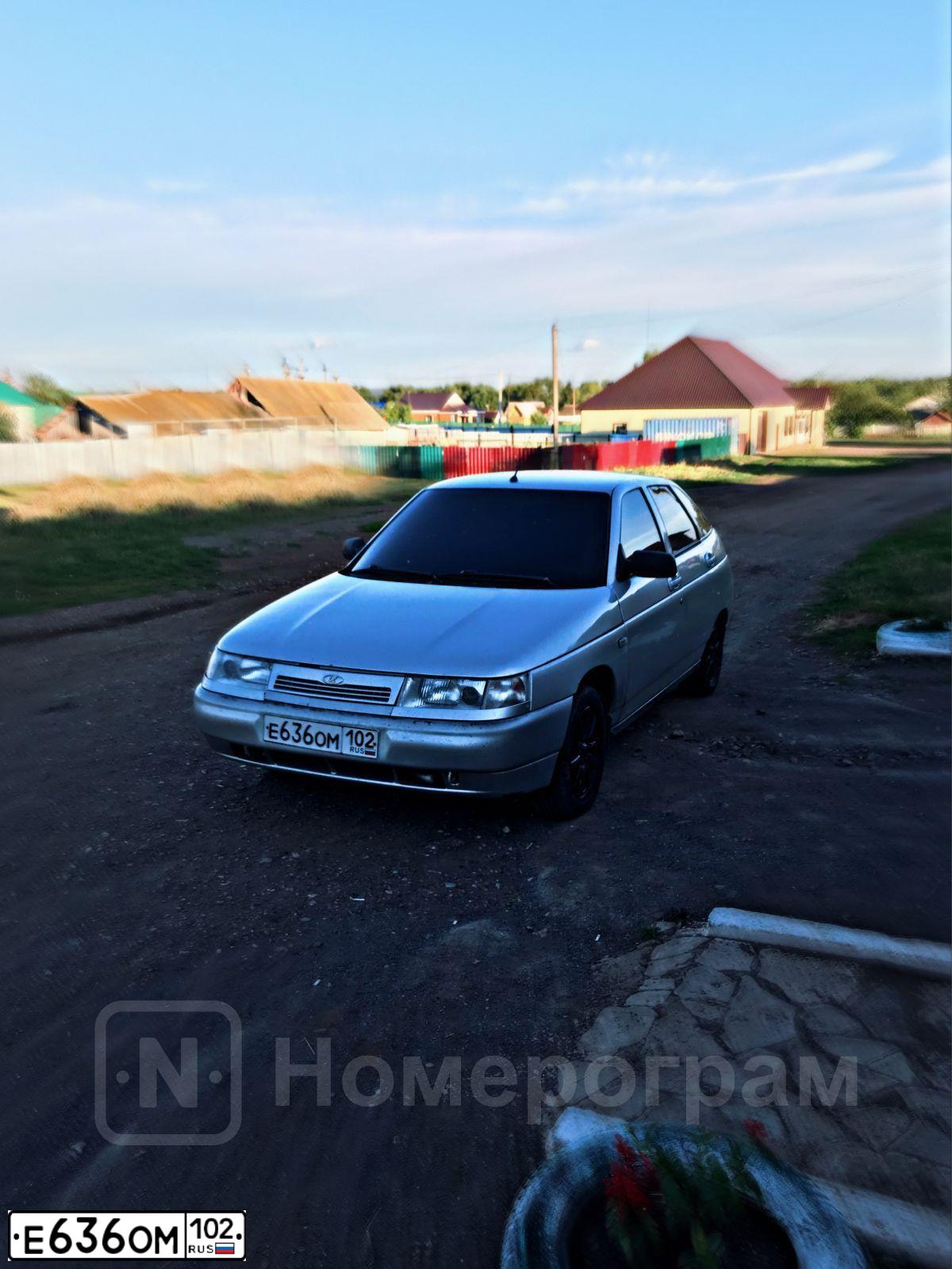 Фото автомобиля LADA 2112, 2008 — госномер Е636ОМ102. Цвет: Светло-Серебристый металлик