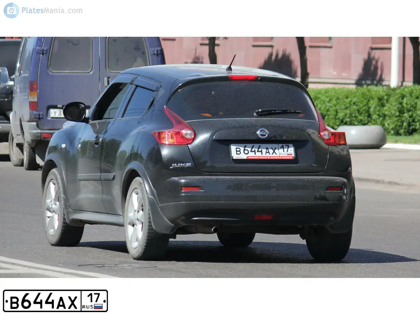Фото автомобиля NISSAN JUKE, 2012 — госномер Н548ОК124. Цвет: ЧЕРНЫЙ