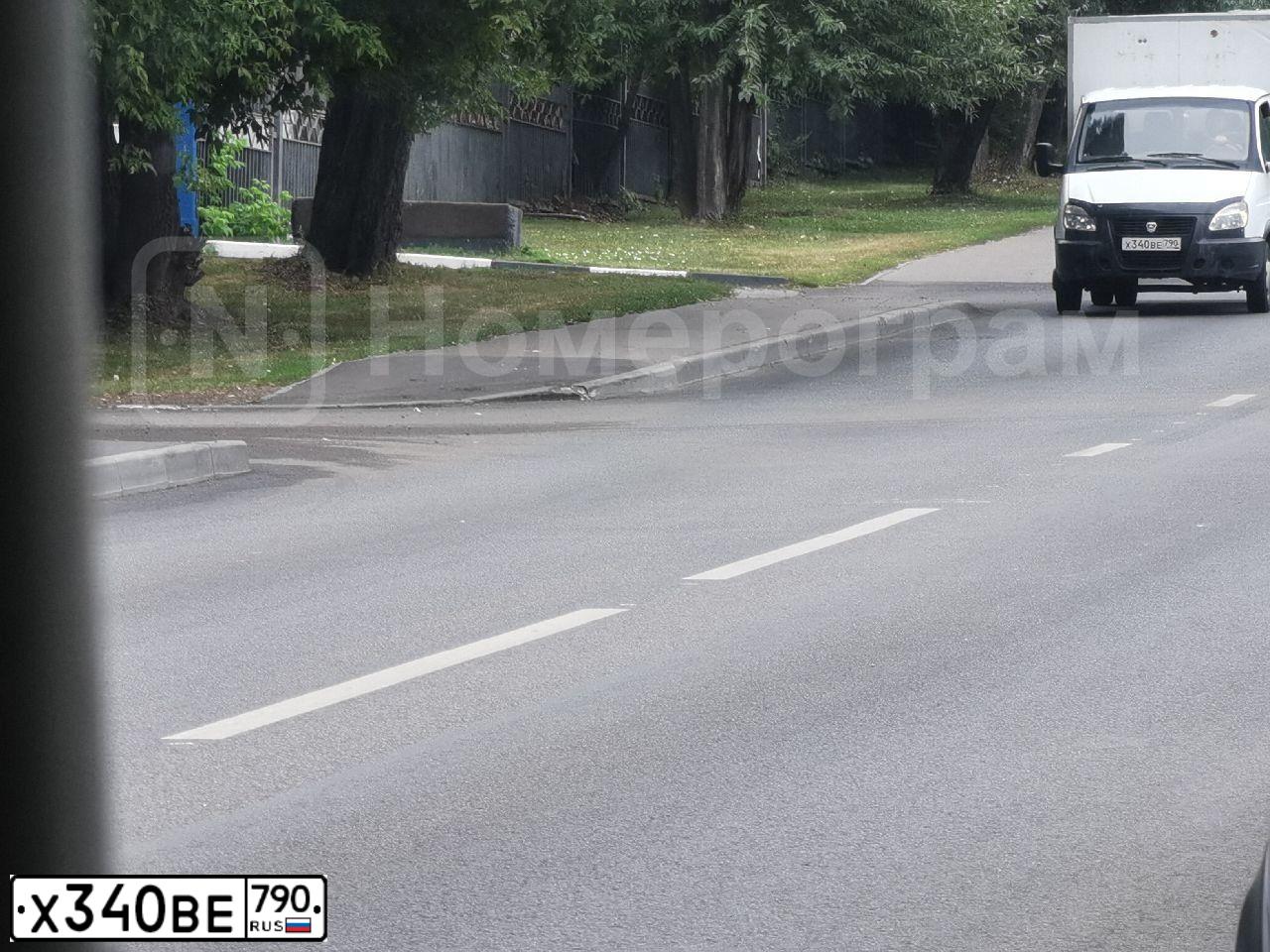 Фото автомобиля GAZ 3302 GAZEL, 2013 — госномер Р332УА33. Цвет: Белый