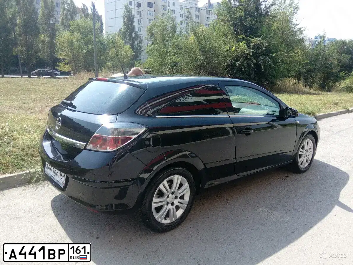 Фото автомобиля OPEL ASTRA, 2008 — госномер В696ХВ161. Цвет: ЧЕРНЫЙ