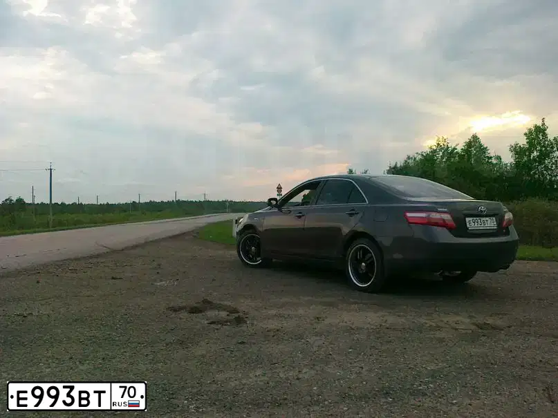 Фото автомобиля TOYOTA CAMRY, 2008 — госномер Е399ММ142. Цвет: СЕРЫЙ МЕТАЛЛИК