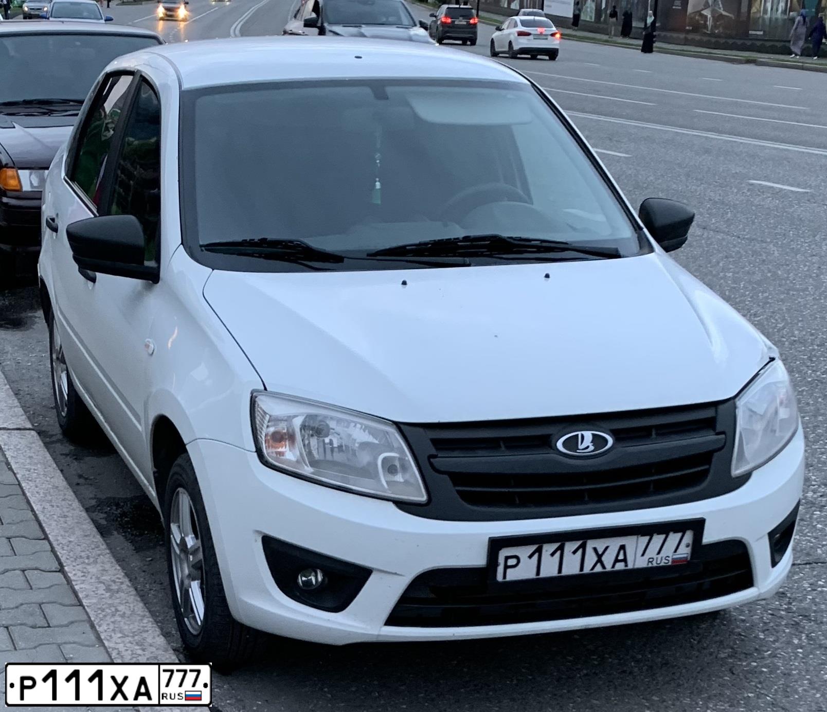 Фото автомобиля LADA 2190 GRANTA, 2018 — госномер В222НС95. Цвет: БЕЛЫЙ