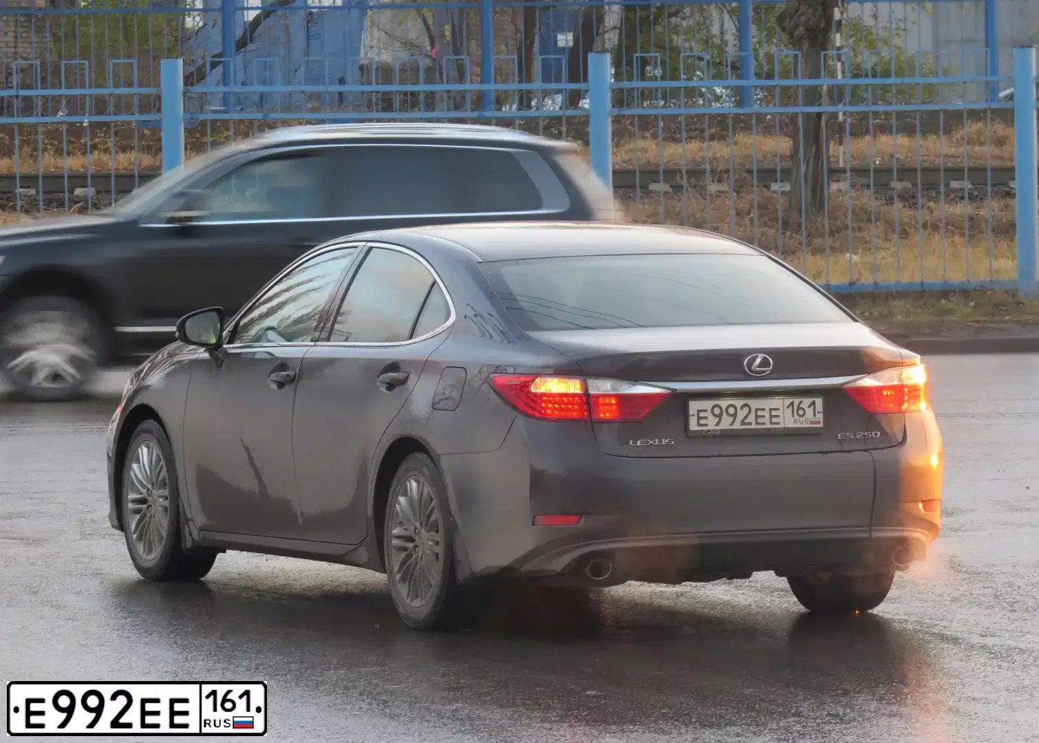 Фото автомобиля LEXUS ES, 2013 — госномер Е688ТС161. Цвет: БРОНЗОВЫЙ
