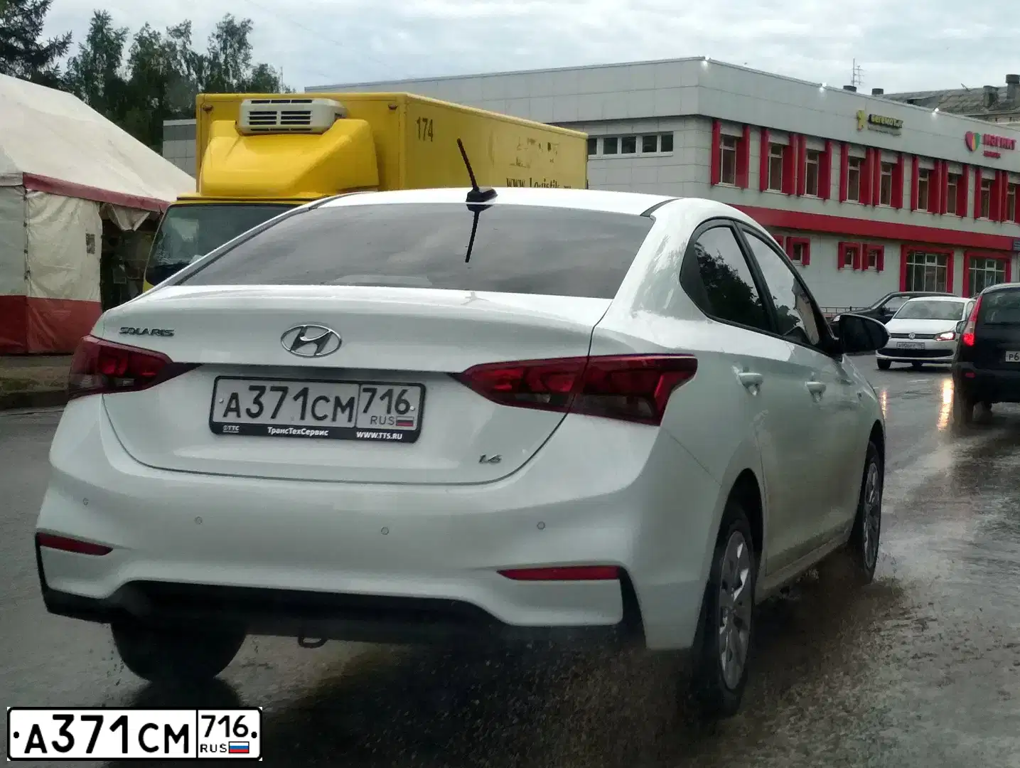 Фото автомобиля HYUNDAI SOLARIS, 2018 — госномер А371СМ716. Цвет: БЕЛЫЙ