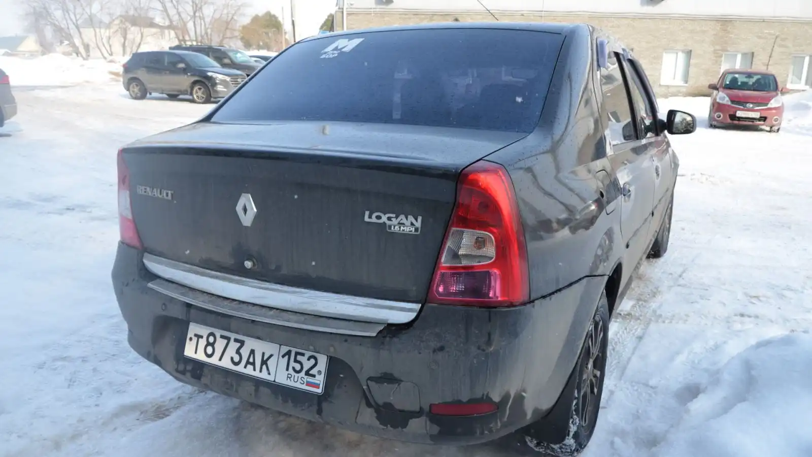 Фото автомобиля RENAULT LOGAN, 2010 — госномер Р767АК152. Цвет: ЧЕРНЫЙ