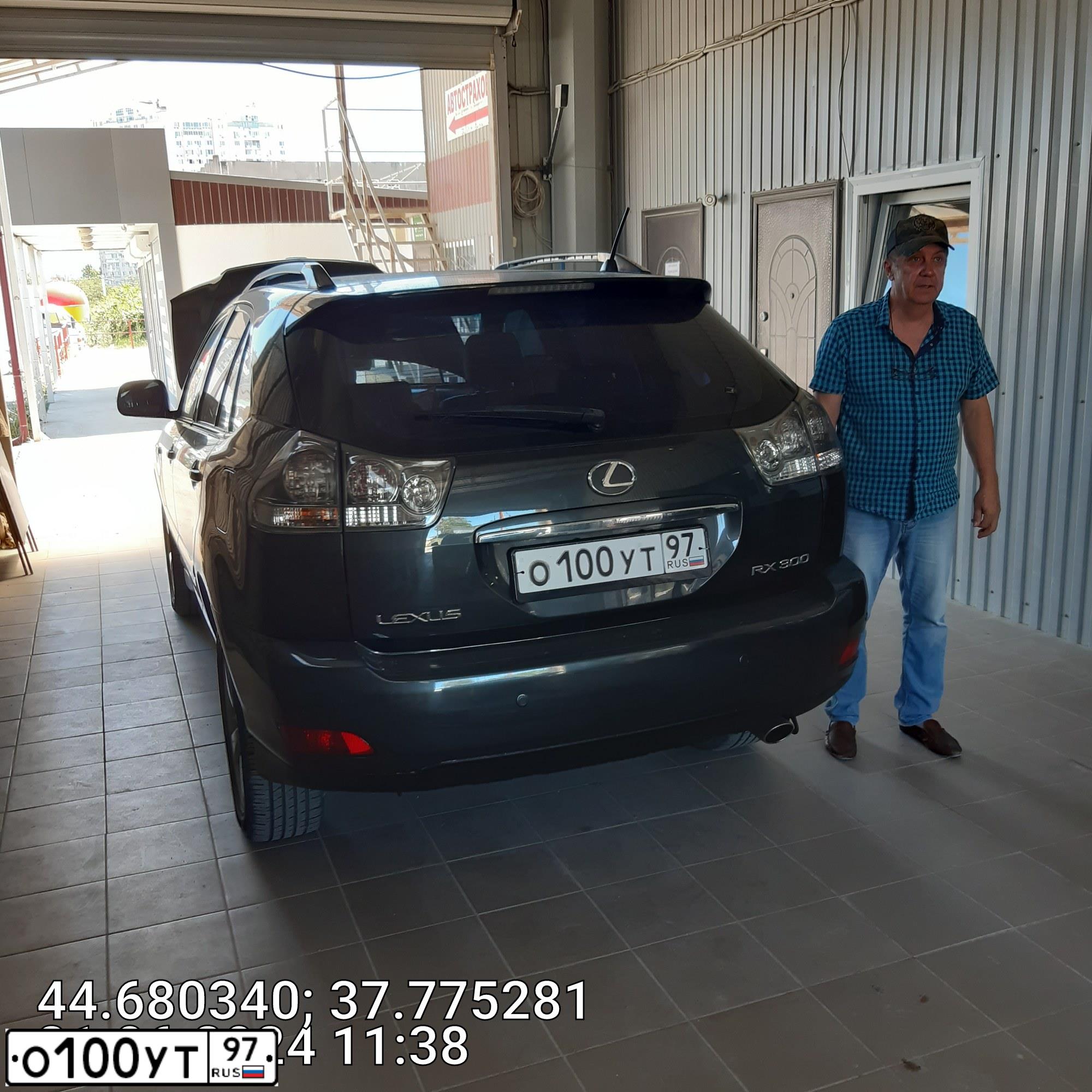 Фото автомобиля LEXUS RX, 2004 — госномер Н720ТТ199. Цвет: СЕРЫЙ ТЕМНЫЙ