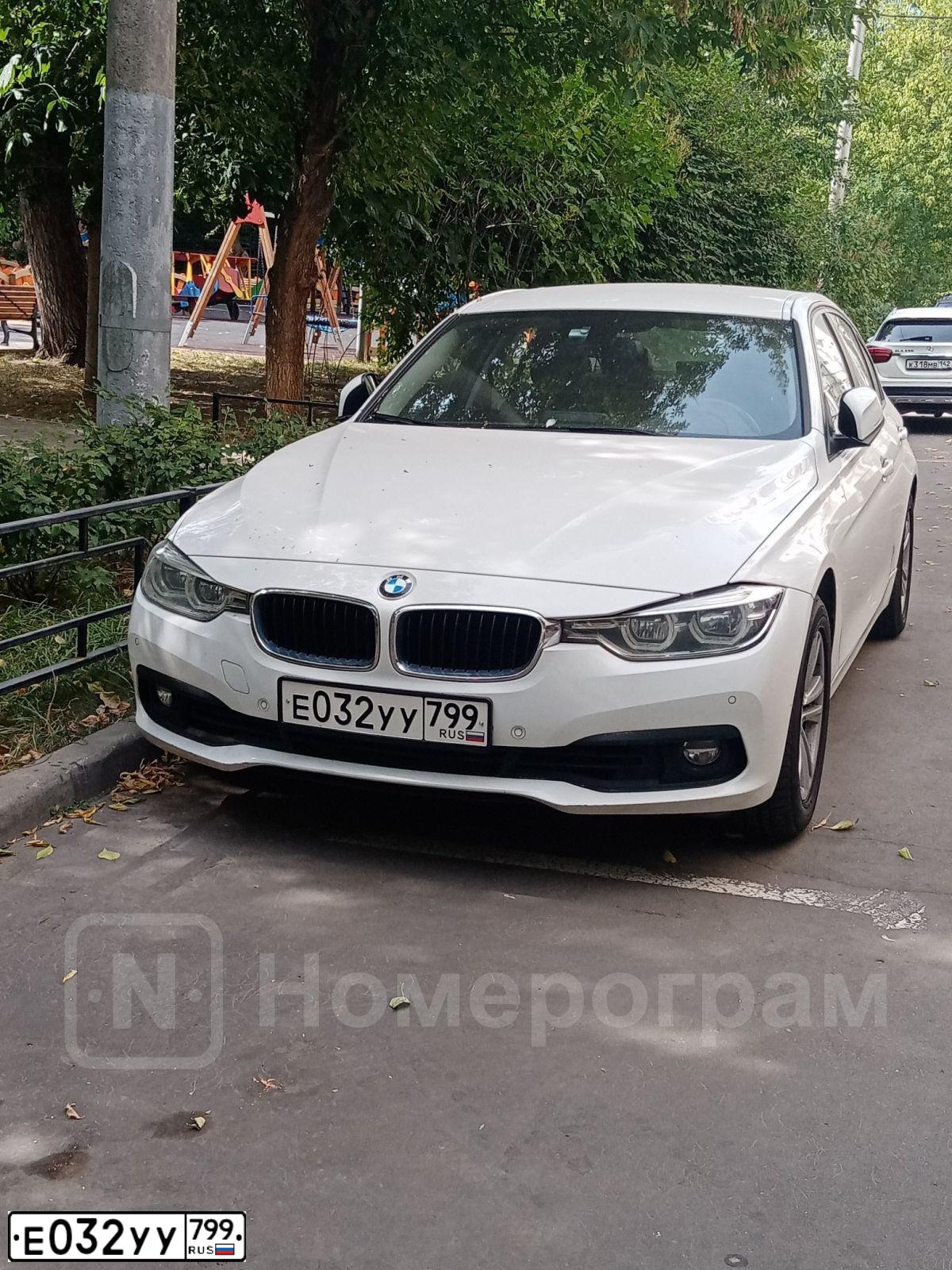 Фото автомобиля BMW SERIE 3, 2015 — госномер Е032УУ799. Цвет: Белый
