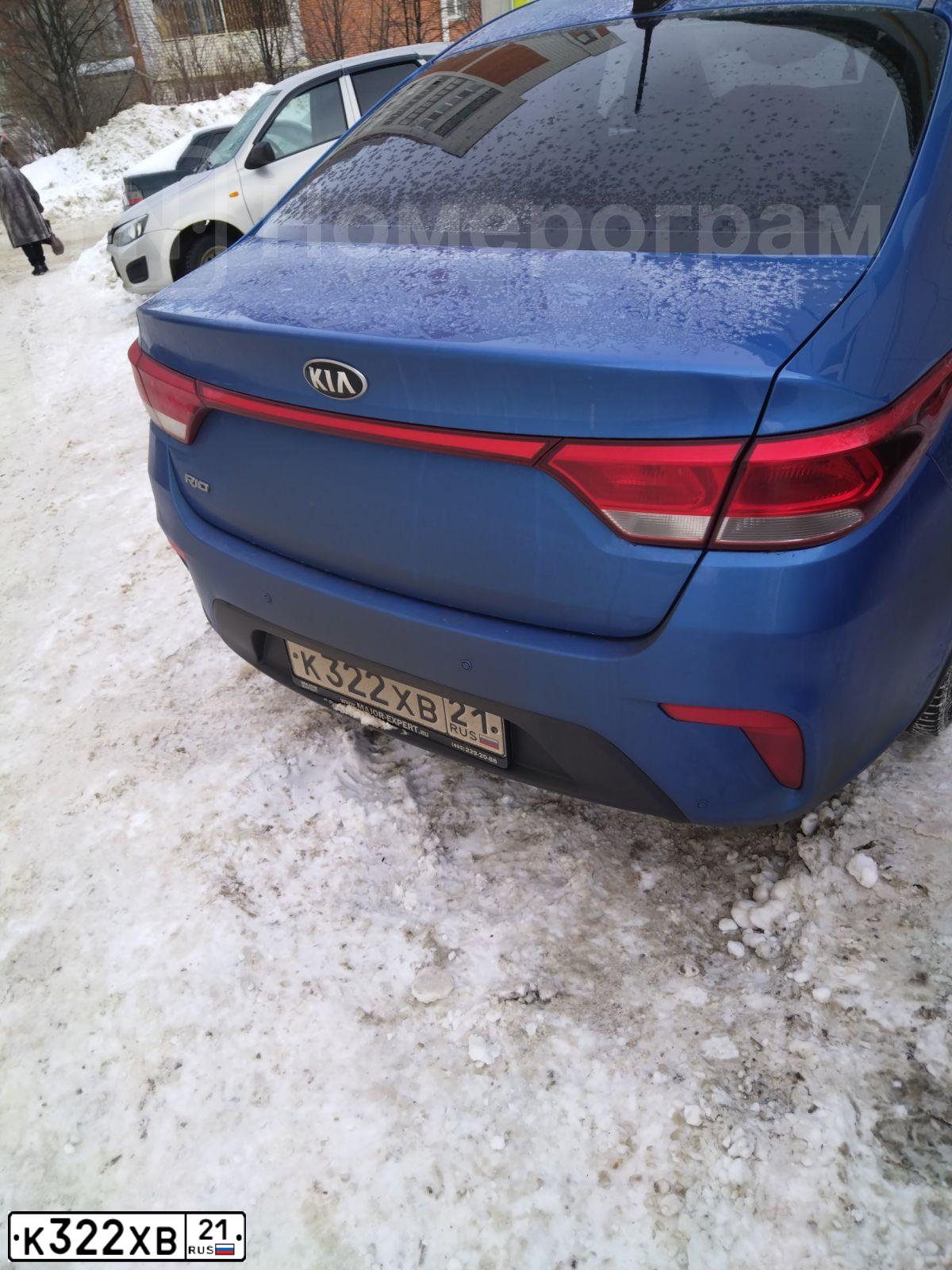Фото автомобиля KIA RIO, 2017 — госномер К322ХВ21. Цвет: синий
