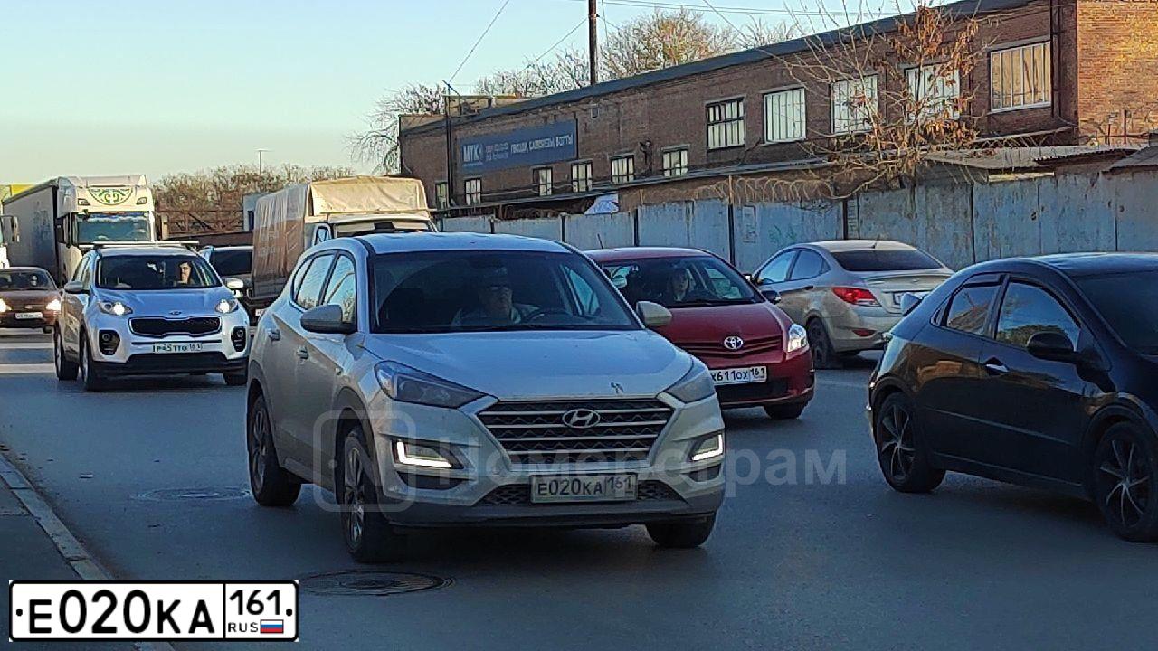 Фото автомобиля KIA SPORTAGE, 2013 — госномер Р269ВЕ761. Цвет: ЧЕРНЫЙ ПЕРЛАМУТР