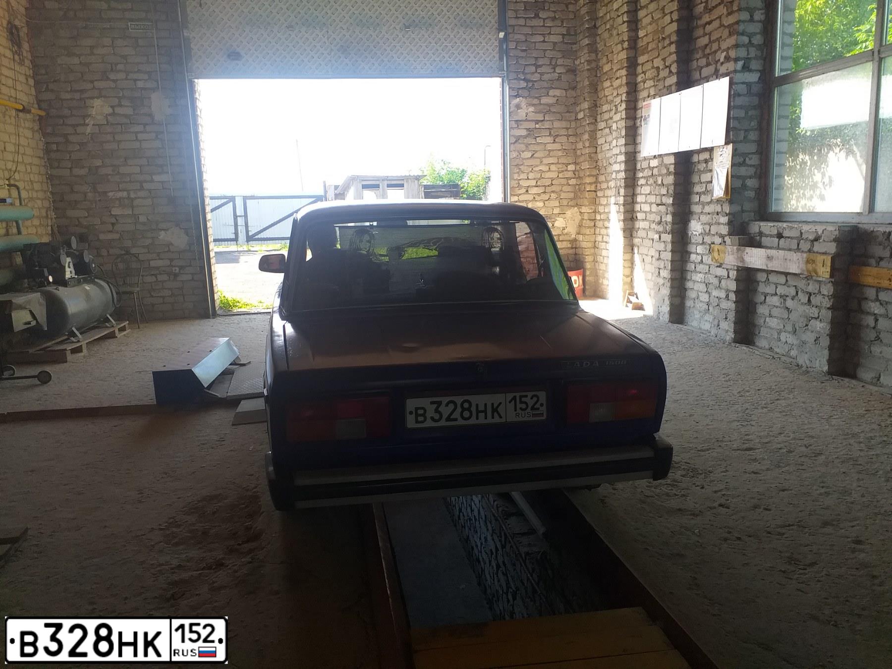 Фото автомобиля LADA 2105, 2000 — госномер В328НК152. Цвет: СИНЕ-ЗЕЛЕНЫЙ