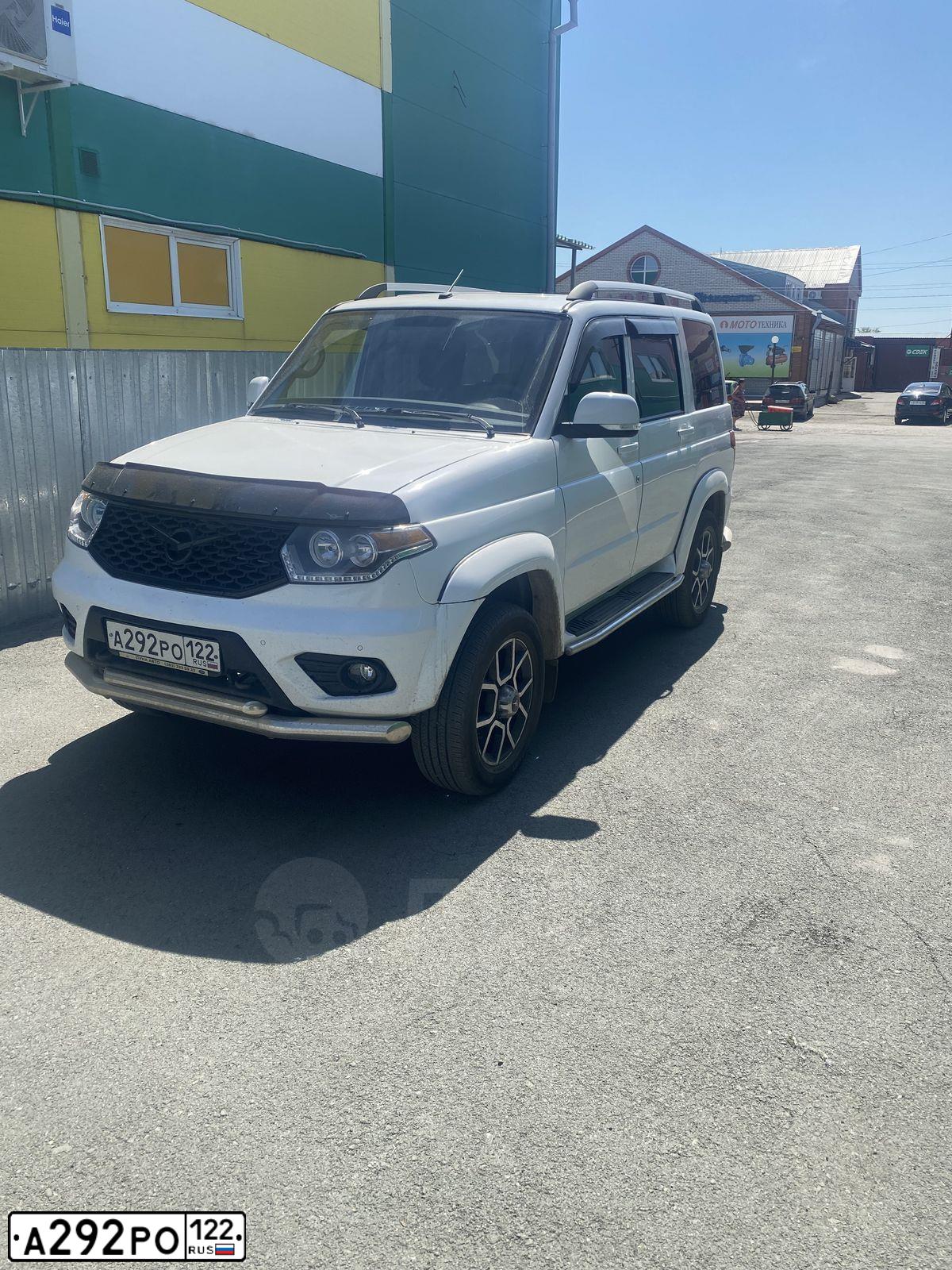 Фото автомобиля UAZ 3163 PATRIOT, 2019 — госномер А831АУ155. Цвет: Белый НЕМЕТАЛЛИК