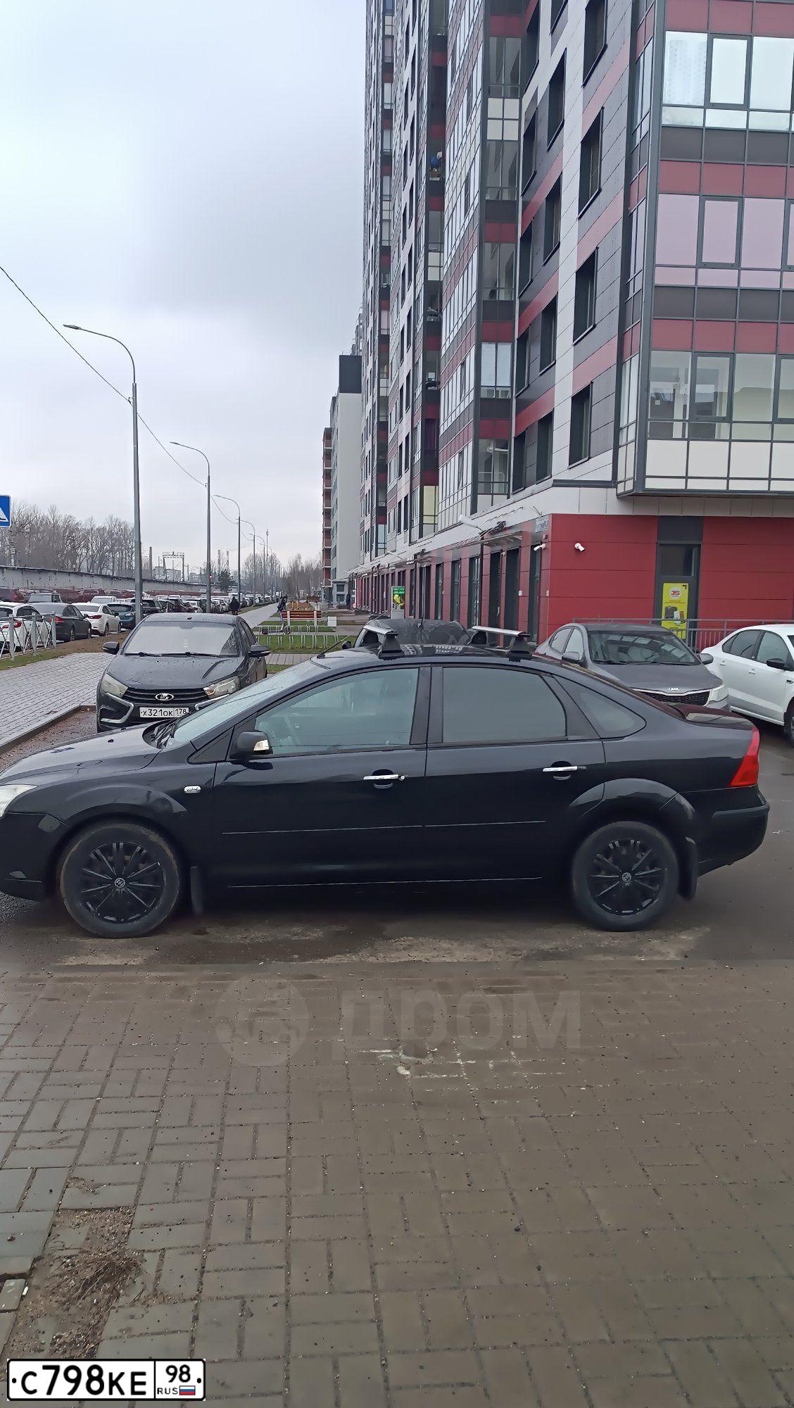 Фото автомобиля FORD FOCUS, 2007 — госномер С798КЕ98. Цвет: ЧЕРНЫЙ
