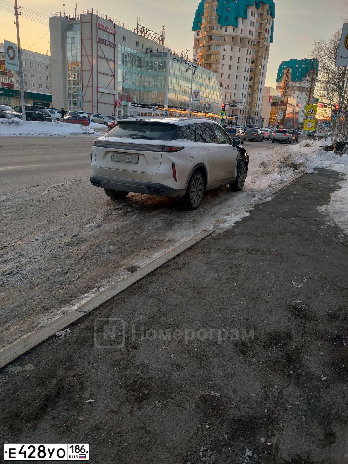 Фото автомобиля EXEED RX Т41FРL4GL50Е010А, 2023 — госномер Е428УО186. Цвет: Белый