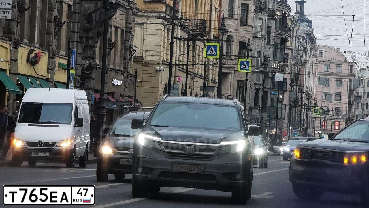 Фото автомобиля HONDA PILOT, 2018 — госномер Т765ЕА47. Цвет: ЧЕРНЫЙ