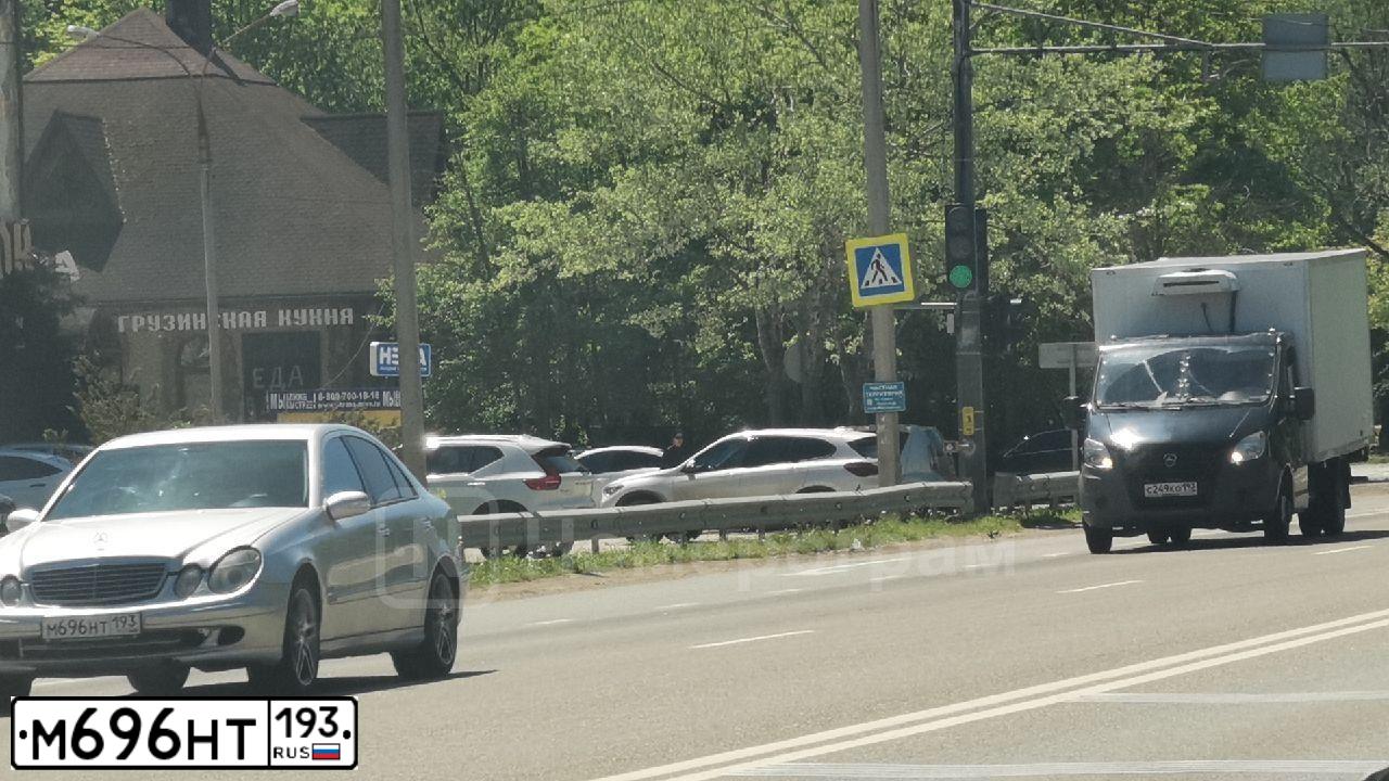 Фото автомобиля MERCEDES E-KLASSE, 2004 — госномер С456АО193. Цвет: БЕЛЫЙ (СЕРЕБРИСТЫЙ)
