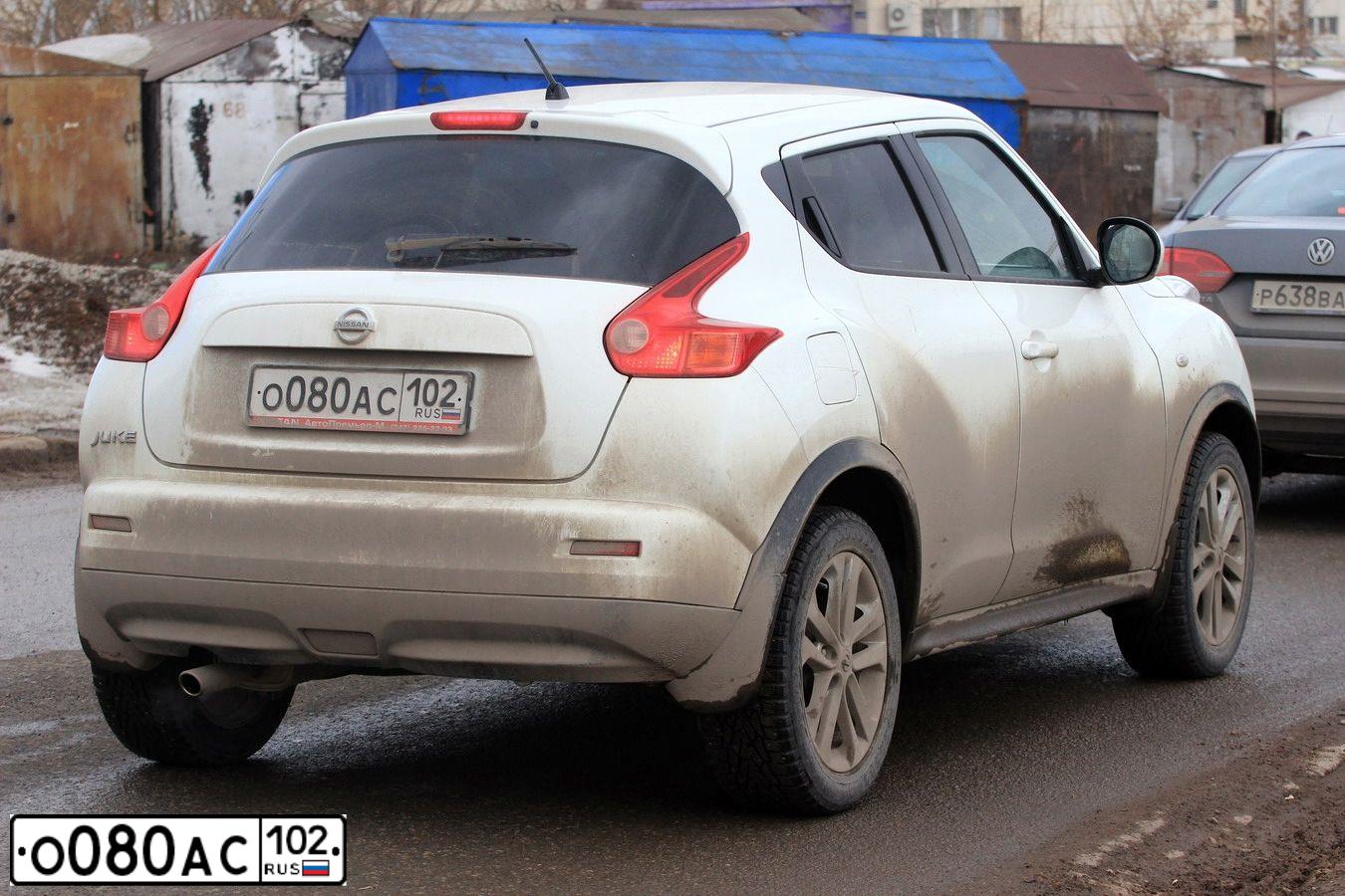 Фото автомобиля JAGUAR E-PACE, 2020 — госномер М303АХ76. Цвет: СЕРЫЙ