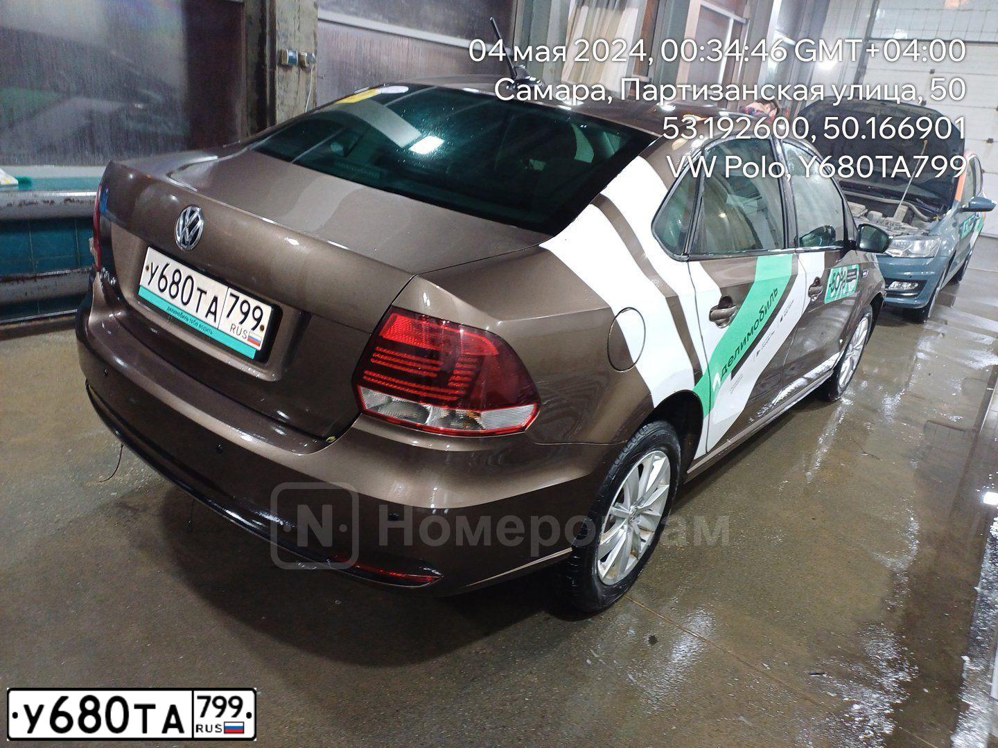 Фото автомобиля VOLKSWAGEN POLO, 2019 — госномер У680ТА799. Цвет: Коричневый