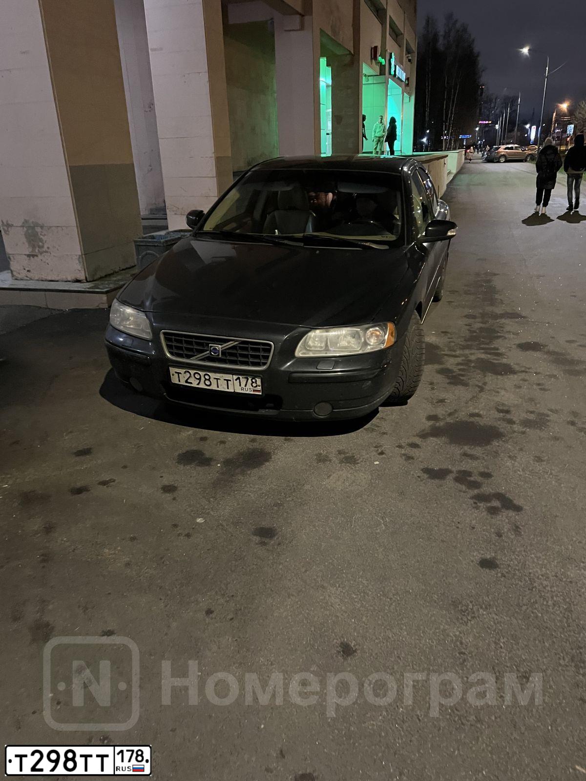 Фото автомобиля VOLVO S60, 2007 — госномер Т298ТТ178. Цвет: ЧЕРНЫЙ