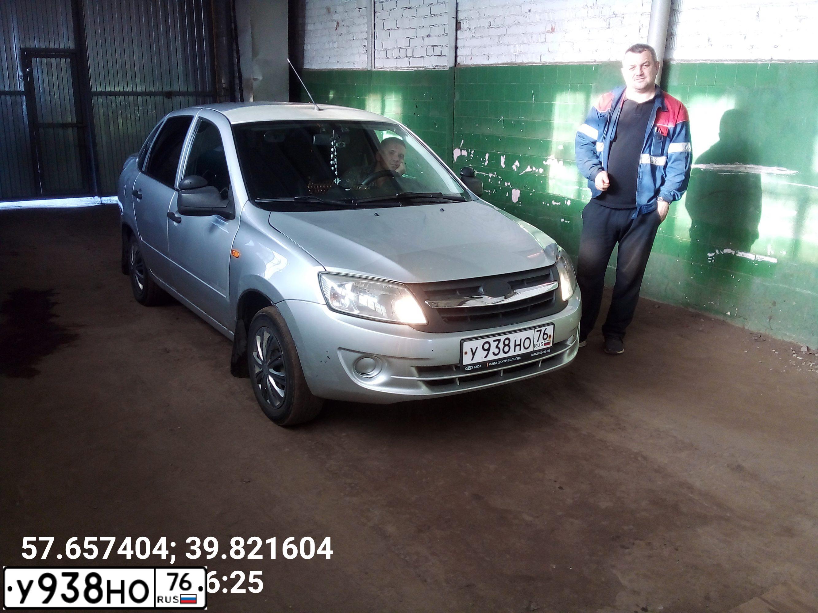 Фото автомобиля LADA 2190 GRANTA, 2013 — госномер Р475ВО29. Цвет: СВЕТЛО-СЕРЫЙ