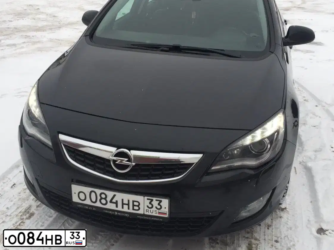 Фото автомобиля OPEL ASTRA, 2012 — госномер У152ВО799. Цвет: ЧЕРНЫЙ МЕТАЛЛИК